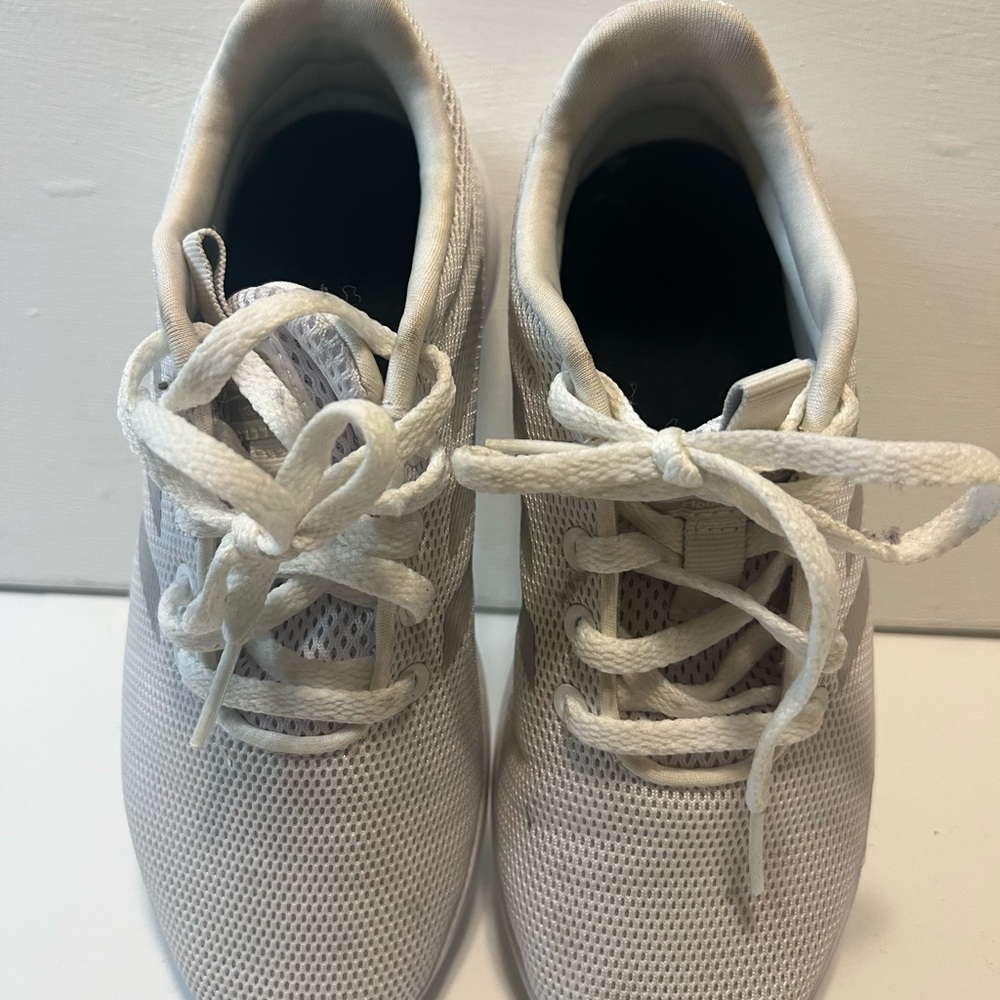 Boys adidas white sneaker